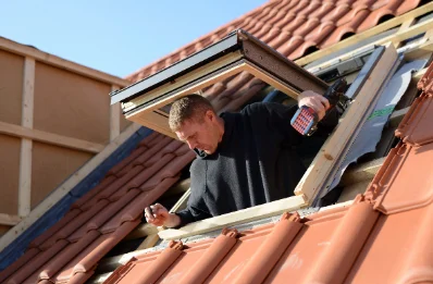 Pose de fenêtres de toit Velux à Thénouville